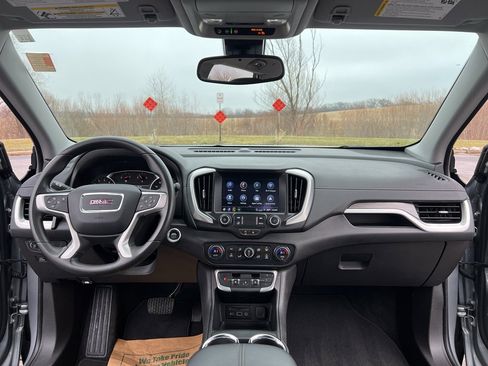 Used 2024 GMC Terrain SLE w/ Driver Convenience Package image 20