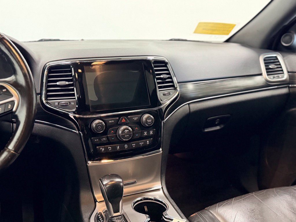 Used 2020 Jeep Grand Cherokee Limited AWD/4WD image 15