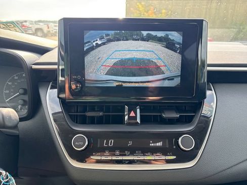Used 2025 Toyota Corolla LE FWD image 15