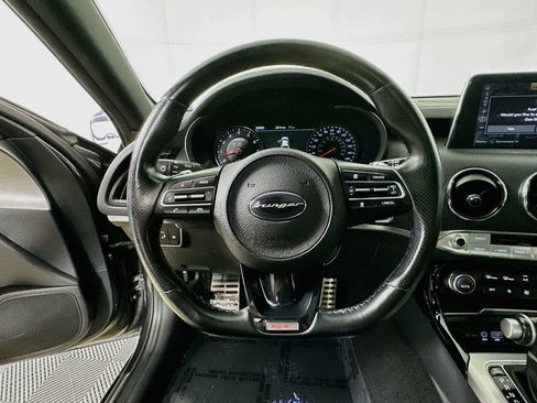 Used 2020 Kia Stinger GT1 RWD image 13