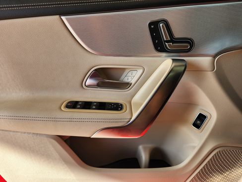 Used 2020 Mercedes-Benz CLA 250 image 24