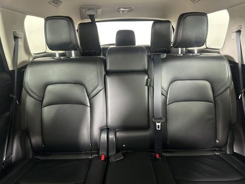 Used 2025 Nissan Pathfinder SL image 27