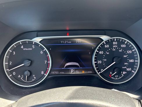 Used 2025 Nissan Sentra SV FWD image 40