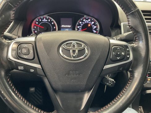 Used 2016 Toyota Camry XSE image 9