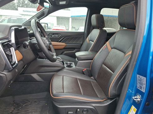 Used 2023 GMC Canyon AT4 w/ AT4 Premium Package image 13