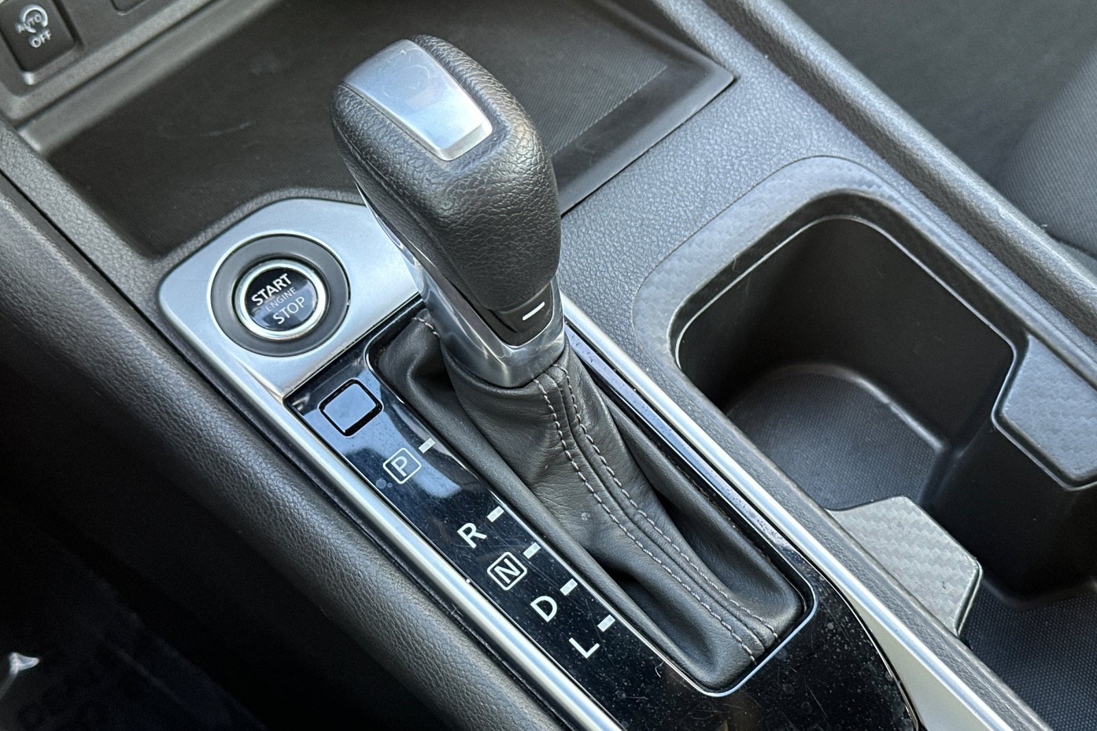 Used 2024 Nissan Sentra SV FWD image 19