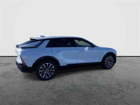 New 2026 Cadillac Lyriq Sport image 8