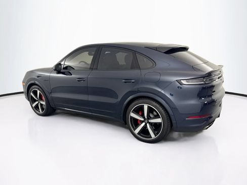 Used 2025 Porsche Cayenne Turbo AWD/4WD image 7