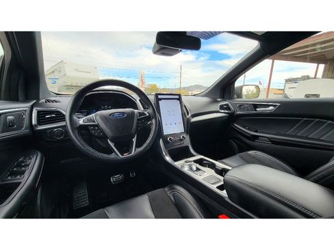 Used 2024 Ford Edge ST image 9