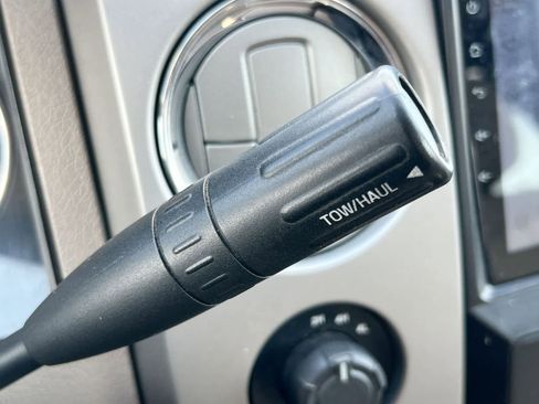 Used 2010 Ford F150 XLT image 30