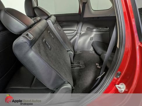 Used 2015 Mitsubishi Outlander GT AWD/4WD image 36