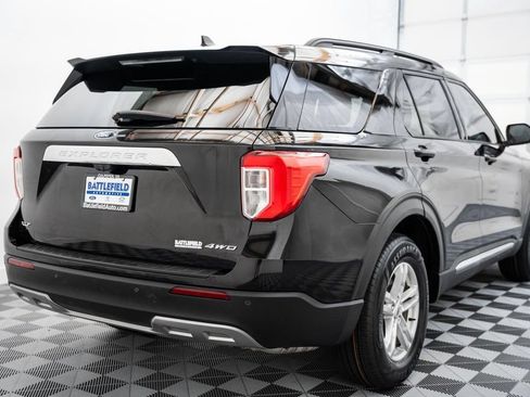 Used 2022 Ford Explorer XLT w/ Equipment Group 202A AWD/4WD image 5
