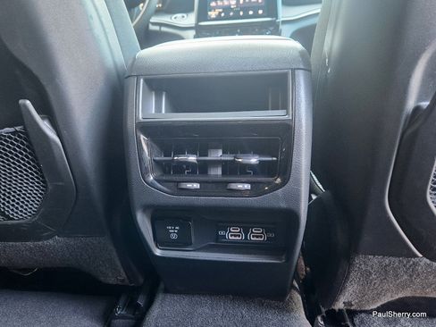 Used 2023 Jeep Grand Cherokee Altitude AWD/4WD image 50