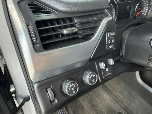 Used 2015 Chevrolet Tahoe LTZ AWD/4WD image 18