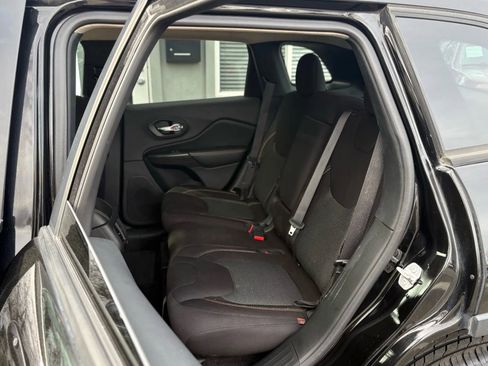 Used 2017 Jeep Cherokee 75th Anniversary image 12