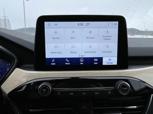 Certified 2022 Ford Escape Titanium w/ Titanium Elite Package image 39