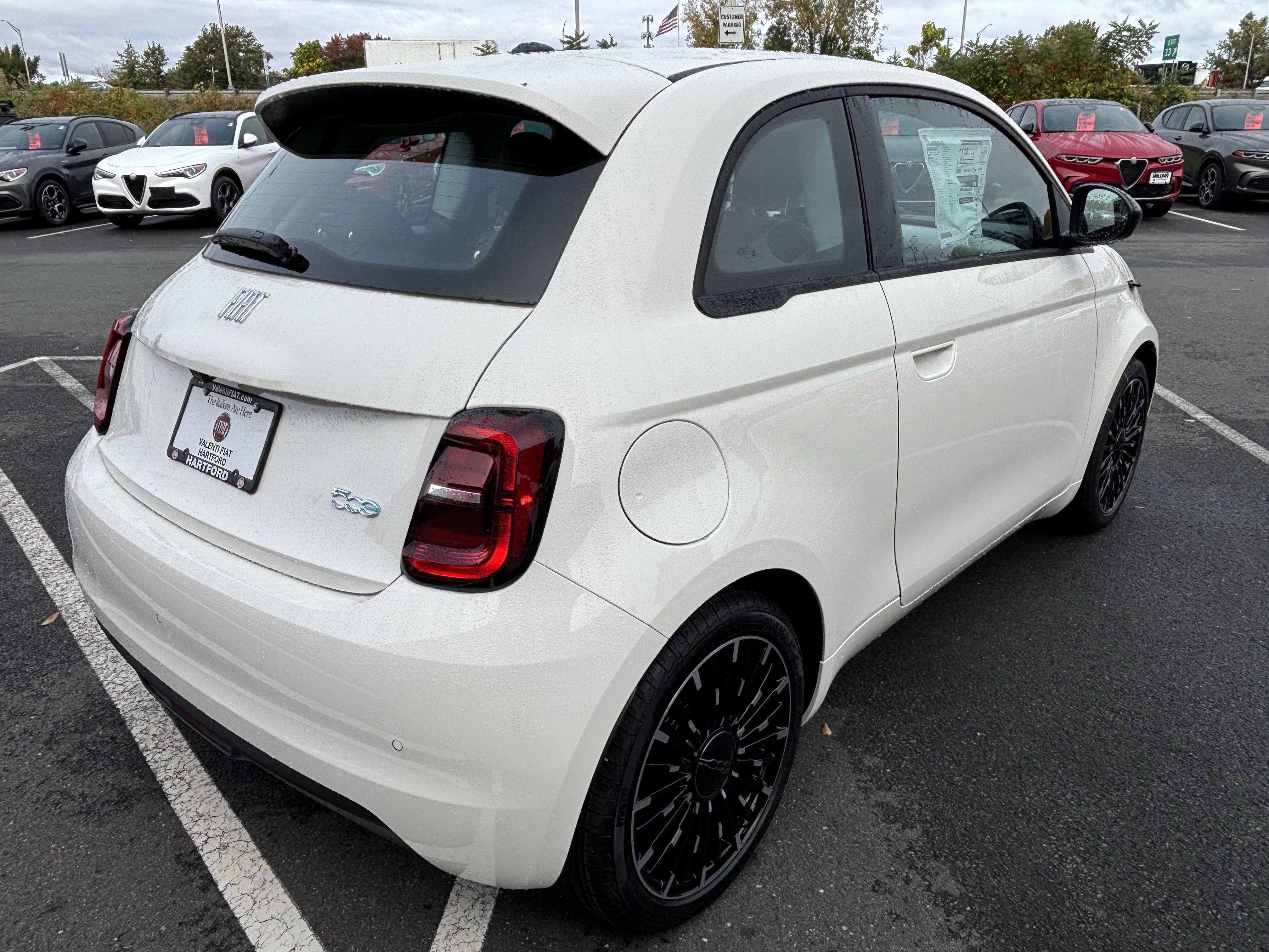 New 2026 FIAT 500 e w/ Comfort Group FWD image 7