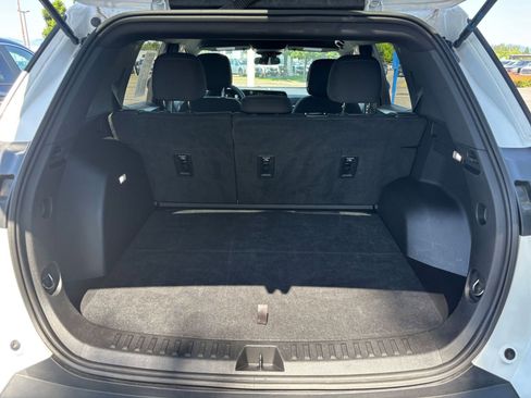 Used 2025 Chevrolet Equinox LT FWD image 31
