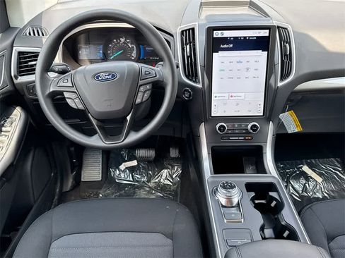 Used 2024 Ford Edge SE image 20
