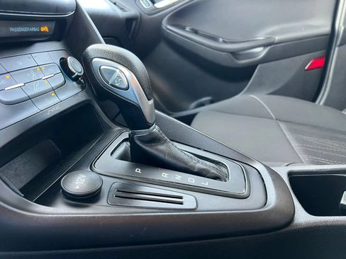 Used 2018 Ford Focus SE FWD image 26