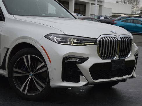 Used 2020 BMW X7 xDrive40i w/ M Sport Package image 2
