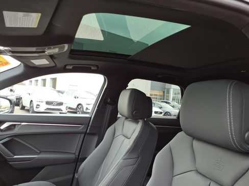 Certified 2025 Audi Q3 2.0T Premium w/ Convenience Package image 11