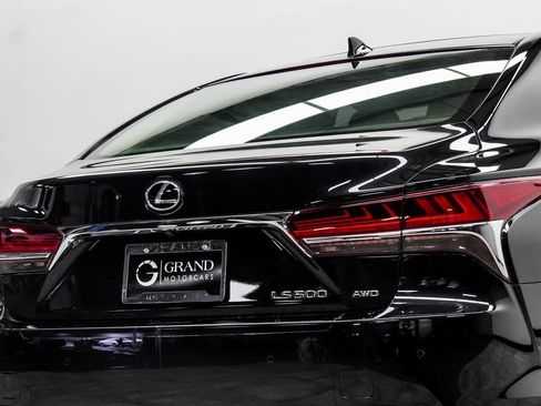 Used 2018 Lexus LS 500 AWD w/ Luxury Package image 12