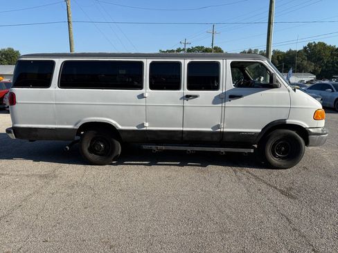 Used 2002 Dodge B3500 RWD image 5