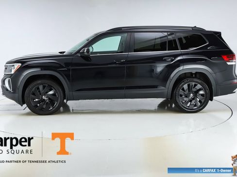 Used 2024 Volkswagen Atlas SE AWD/4WD image 2