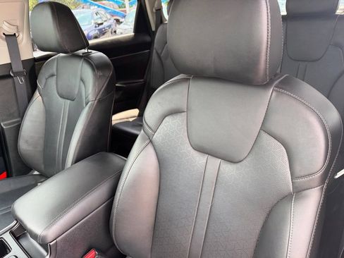Used 2023 Kia Sorento S w/ Panoramic Sunroof Package AWD/4WD image 13
