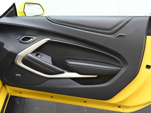 Used 2018 Chevrolet Camaro SS RWD image 23