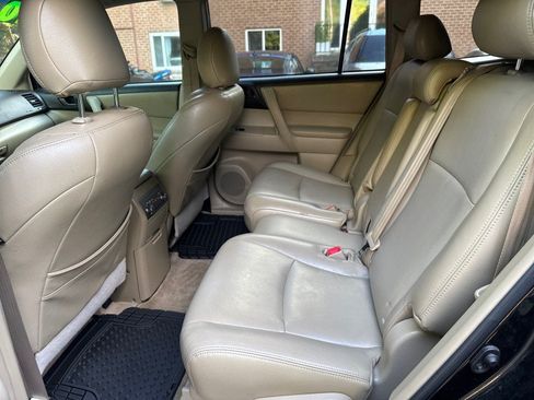 Used 2010 Toyota Highlander 4WD image 35