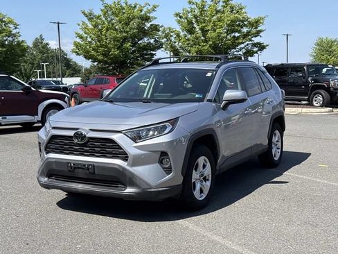 Used 2019 Toyota RAV4 XLE w/ Convenience Package AWD/4WD image 5