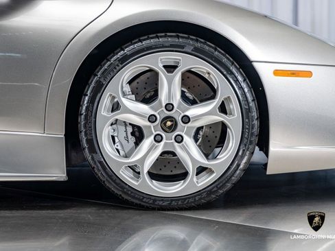 Used 2006 Lamborghini Murcielago Roadster image 36