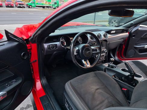 Used 2016 Ford Mustang Coupe image 10