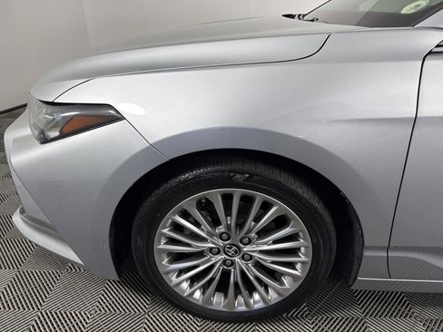 Used 2019 Toyota Avalon Limited w/ Advanced Safety Package FWD image 5