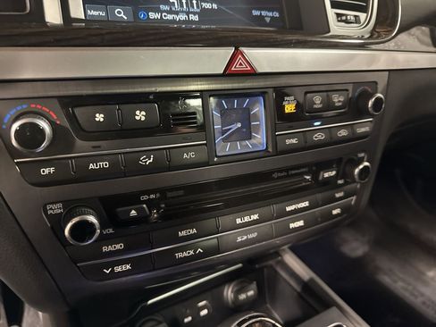 Used 2015 Hyundai Genesis 3.8 w/ Option Group 03 image 27
