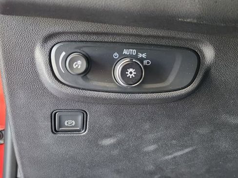 Used 2022 GMC Terrain SLE w/ Driver Convenience Package FWD image 26