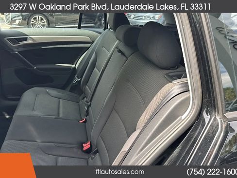 Used 2016 Volkswagen Golf S FWD image 21