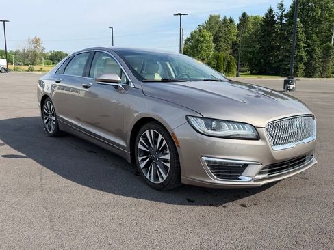 Used 2018 Lincoln MKZ Reserve w/ Climate Package FWD image 3