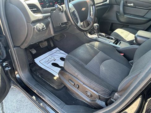 Used 2017 Chevrolet Traverse LT w/ Style and Technology Package AWD/4WD image 10