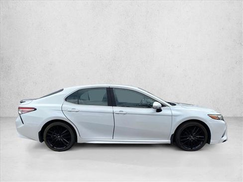 Used 2018 Toyota Camry XSE FWD image 8