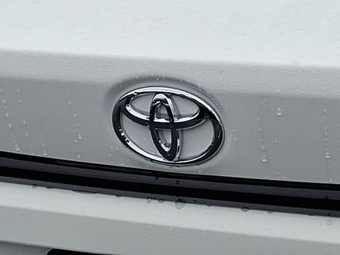 Used 2025 Toyota Corolla LE image 27