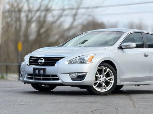 Used 2014 Nissan Altima 2.5 S FWD image 2