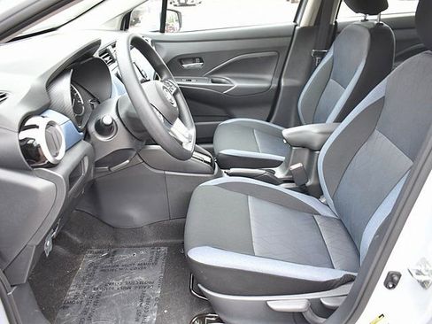 New 2025 Nissan Versa SV w/ Trunk Package FWD image 7