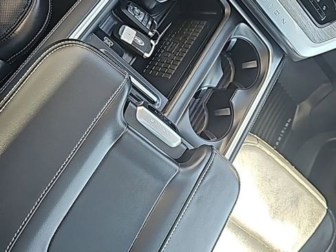 Used 2025 Ford Expedition Platinum w/ Driver's Package AWD/4WD image 21