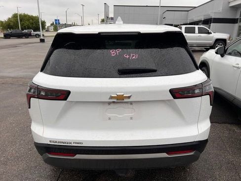 Used 2025 Chevrolet Equinox LT AWD/4WD image 4