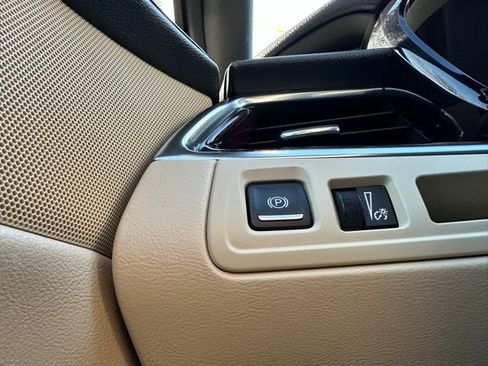 Used 2017 Cadillac XT5 Luxury w/ Driver Awareness Package image 47