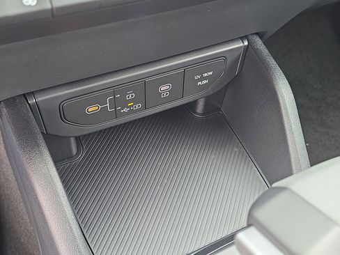 New 2025 Kia K4 LXS image 28