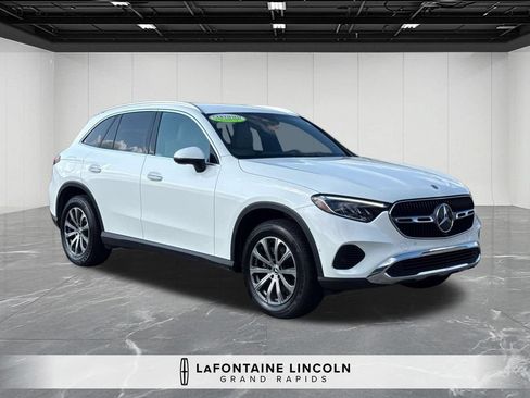 Used 2024 Mercedes-Benz GLC 300 4MATIC image 7